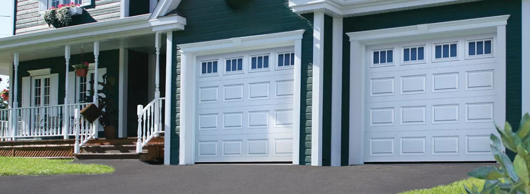 Classique CC, 9’ x 7’, Blanc glacier, fenêtres avec Appliques Richmond